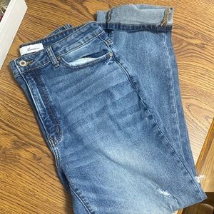 KanCan brand distressed Jeans (size 9/28)